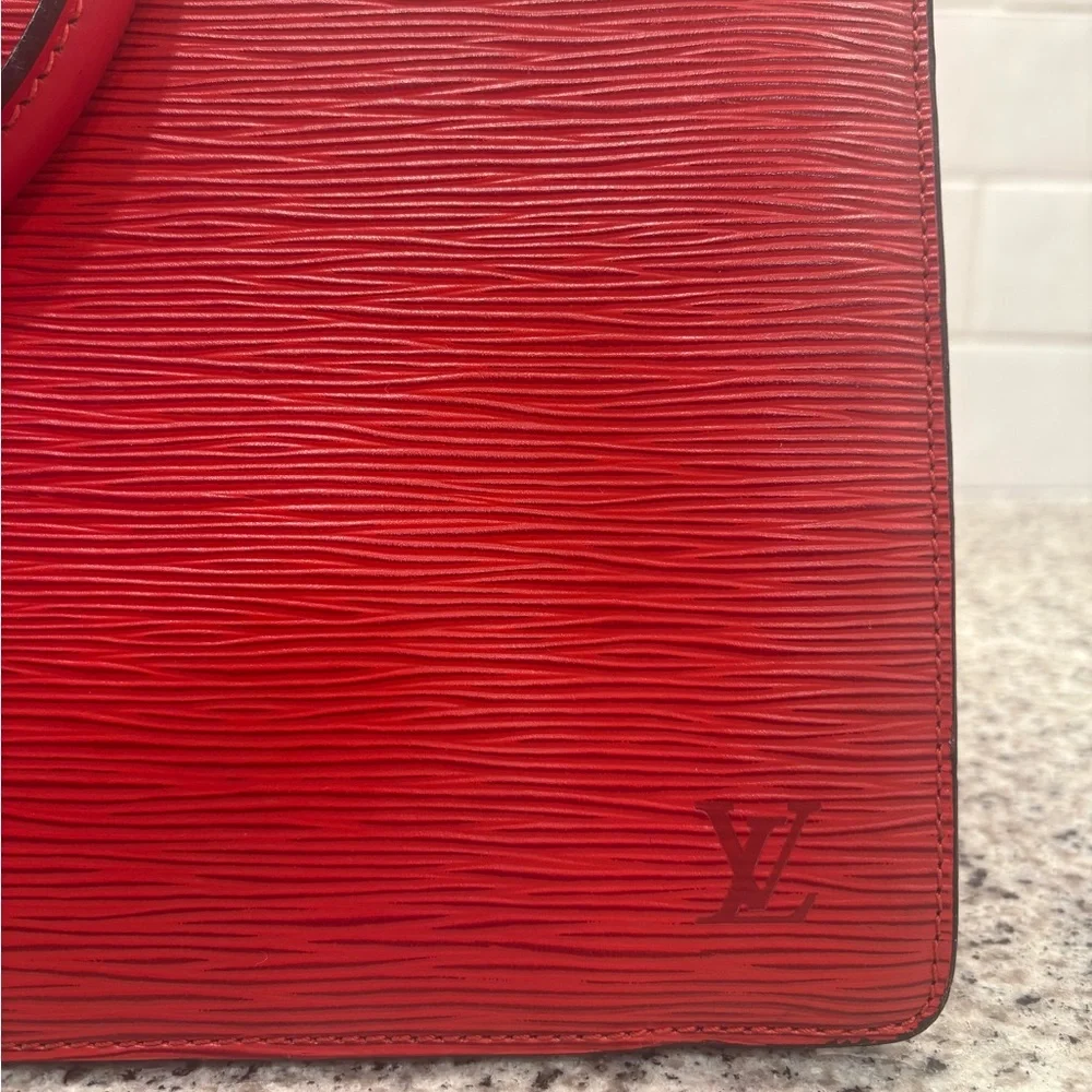 ❤️ Louis Vuitton Vintage Epi Leather Riviera Bag